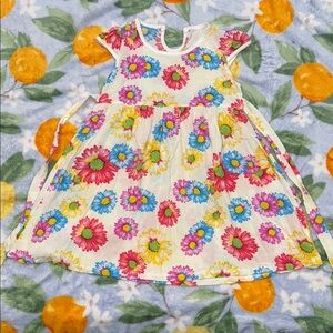 Girls Colorful Floral print Dress, BNWOT. Size 6/7, in excellent condition.